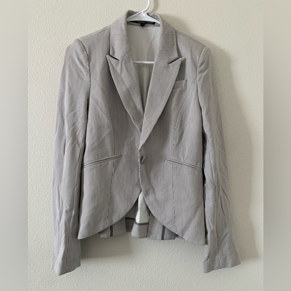 Amanda & Chelsea Light Gray Blazer